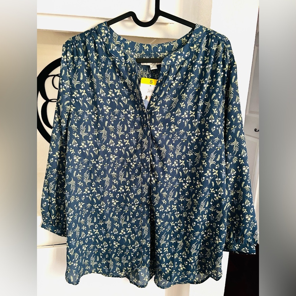 Jachs Girlfriend V Neck Blouse